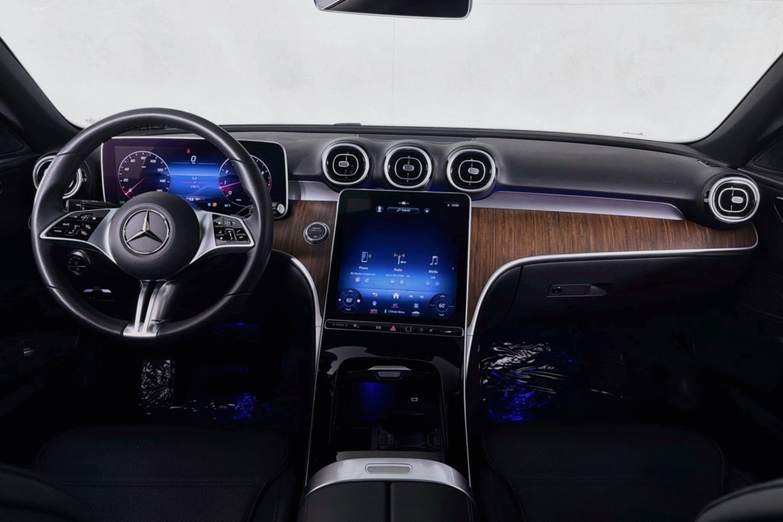 Used 2024 Mercedes-Benz C 300 Sedan image 5