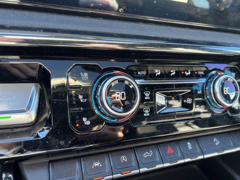 Used 2022 GMC Sierra 1500 AT4 w/ AT4 Preferred Package image 6