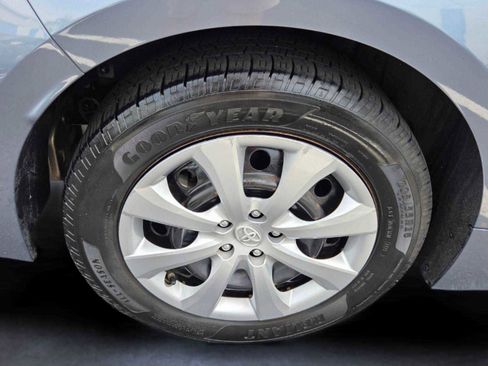 Used 2020 Toyota Corolla LE FWD image 14