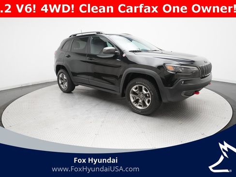 Used 2019 Jeep Cherokee Trailhawk w/ Cold Weather Group image 13