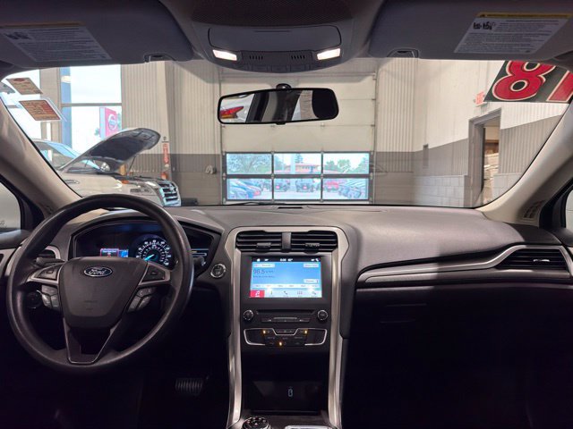 Used 2018 Ford Fusion SE w/ Fusion SE Technology Package FWD image 14