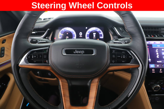 Used 2025 Jeep Grand Cherokee Summit AWD/4WD image 24