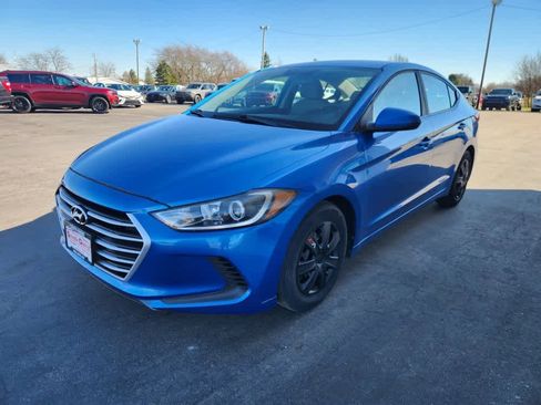 Used 2017 Hyundai Elantra SE image 7