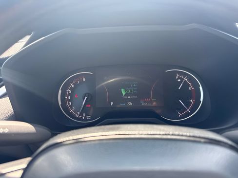 Used 2025 Toyota RAV4 XLE w/ Convenience Package FWD image 15