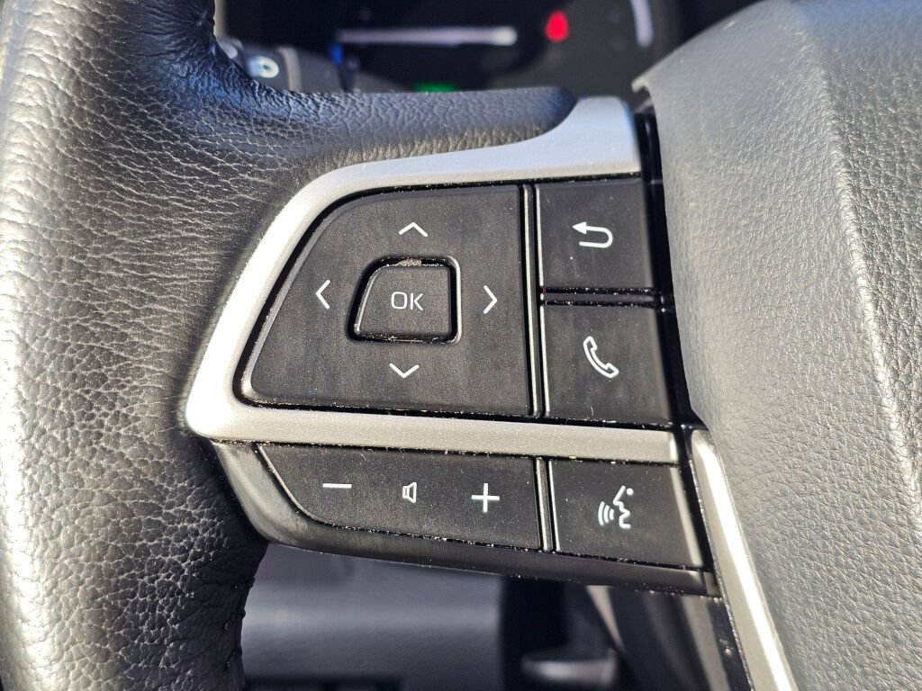 Used 2021 Toyota Sienna XLE FWD image 21