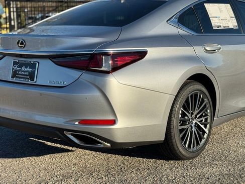 New 2025 Lexus ES 350 w/ Premium Package image 15
