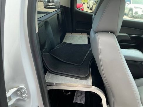 Used 2019 Chevrolet Colorado W/T w/ WT Convenience Package RWD image 15