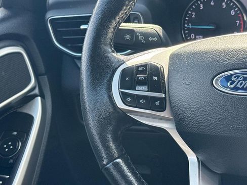 Certified 2022 Ford Explorer XLT w/ Equipment Group 202A image 19