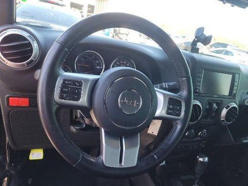 Used 2016 Jeep Wrangler Unlimited Rubicon image 6