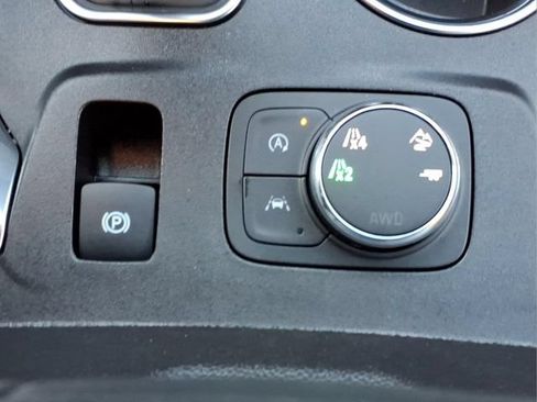 Used 2023 Chevrolet Traverse LT w/ LPO, Floor Liner Package AWD/4WD image 23