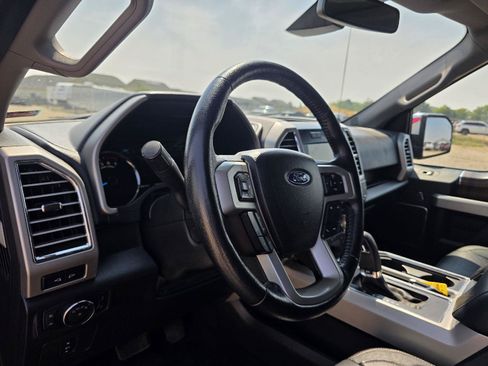 Used 2015 Ford F150 Lariat w/ Equipment Group 502A Luxury AWD/4WD image 8