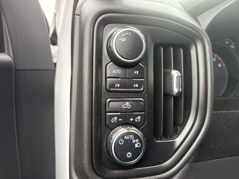 Used 2021 Chevrolet Silverado 1500 Custom Trail Boss w/ Realtree Special Edition image 21