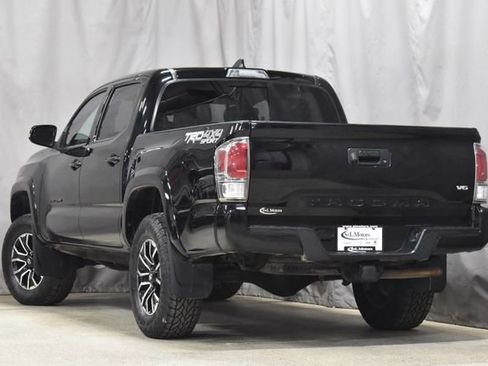 Used 2020 Toyota Tacoma TRD Sport image 2
