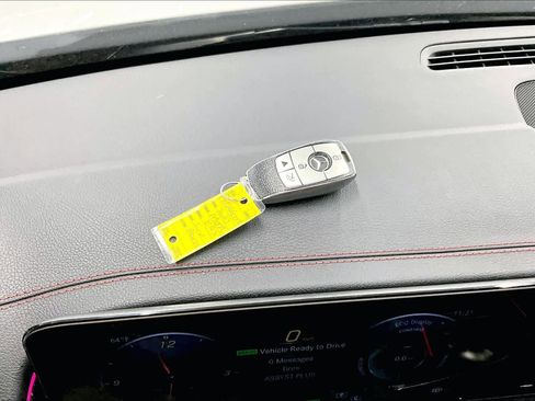 Used 2023 Mercedes-Benz EQB 300 4MATIC image 14