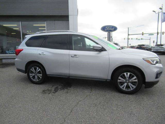 Used 2018 Nissan Pathfinder SV w/ SV Tech Package AWD/4WD image 4