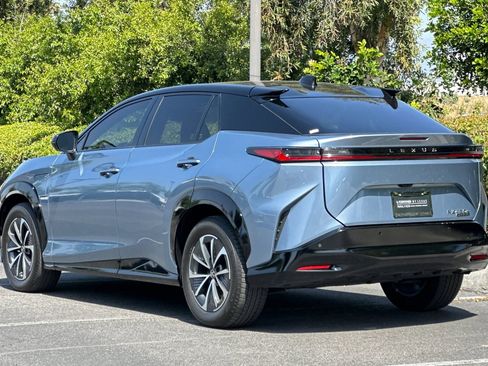Certified 2023 Lexus RZ 450e Premium w/ Accessory Package (Z1) image 3