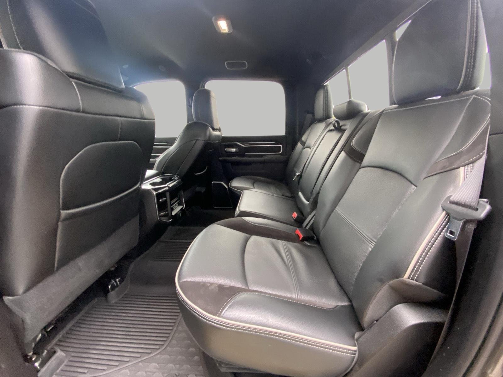 Used 2022 RAM 3500 Laramie AWD/4WD image 12