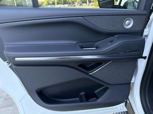 New 2026 Lincoln Navigator L Reserve AWD/4WD image 15