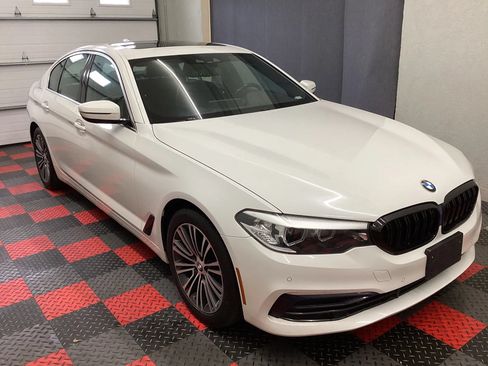 Used 2019 BMW 530i xDrive w/ Convenience Package AWD/4WD image 2