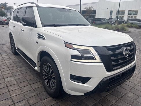 Used 2022 Nissan Armada SL w/ Midnight Edition Package image 6