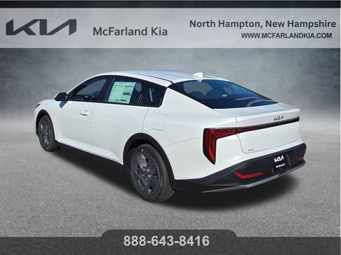 New 2025 Kia K4 LX image 4