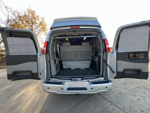 Used 2022 Chevrolet Express 2500 Extended w/ Enhanced Convenience Package image 34