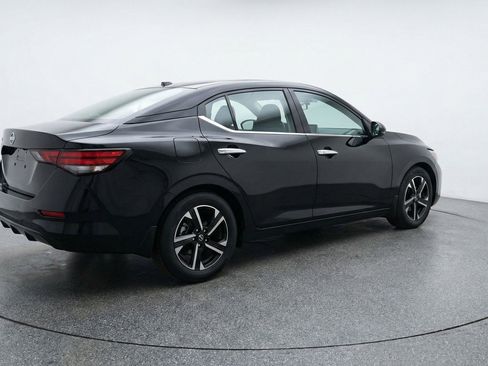 Used 2025 Nissan Sentra SV image 9