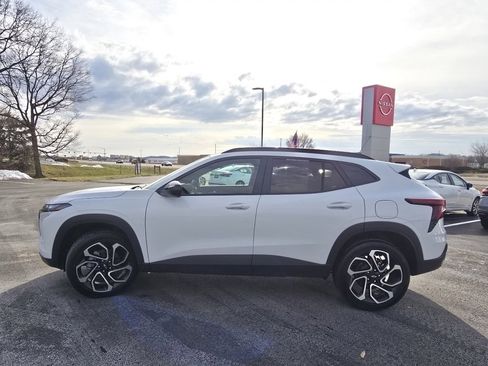 Certified 2025 Chevrolet Trax RS w/ Driver Confidence Package image 11