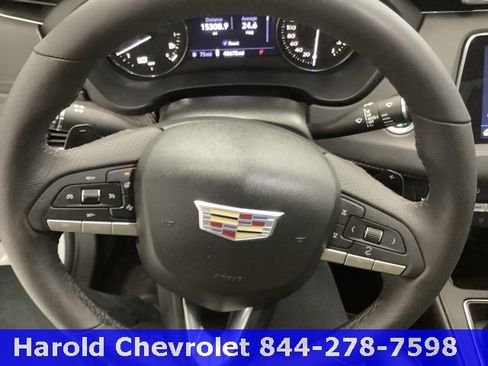 Used 2022 Cadillac XT4 Sport image 17