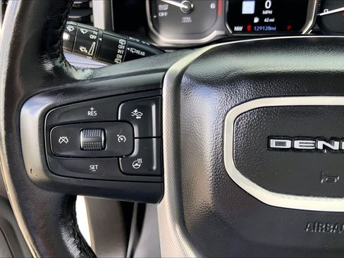 Used 2021 GMC Yukon Denali w/ Denali Premium Package image 23