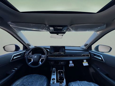 New 2026 Mitsubishi Outlander SE AWD/4WD image 16