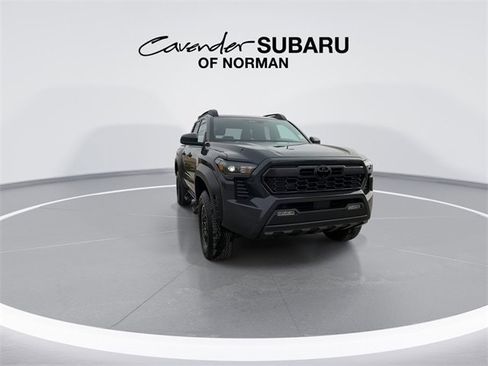 Used 2025 Toyota Tacoma TRD Off-Road image 3