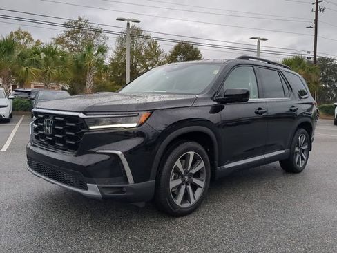 Used 2024 Honda Pilot Touring image 8