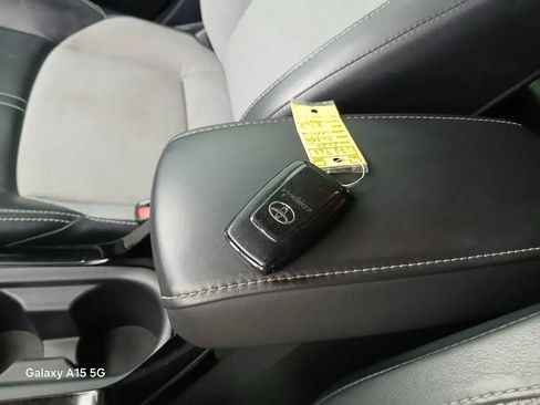 Used 2020 Toyota Corolla XSE FWD image 30