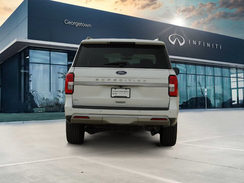 Used 2024 Ford Expedition XLT image 6