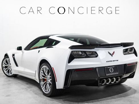 Used 2015 Chevrolet Corvette Z06 w/ 3LZ Preferred Equipment Group RWD image 7