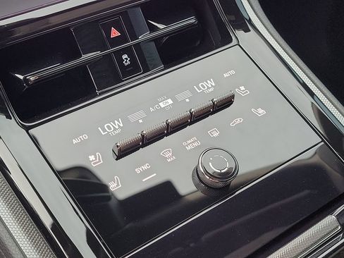 Certified 2024 Porsche Panamera 4 AWD/4WD image 31