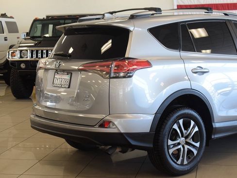 Used 2017 Toyota RAV4 LE w/ Carpet Mat Package AWD/4WD image 12