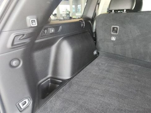 Used 2025 Jeep Grand Cherokee Altitude AWD/4WD image 40