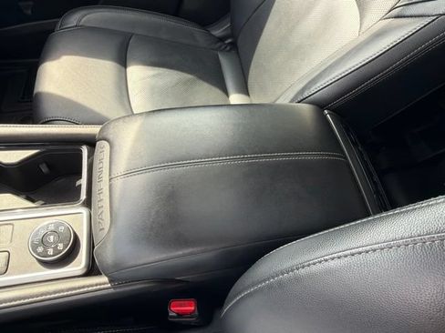 Used 2022 Nissan Pathfinder SV w/ SV Premium Package AWD/4WD image 28