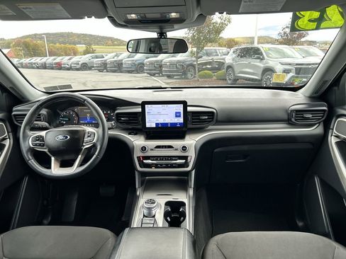 Used 2023 Ford Explorer XLT image 16