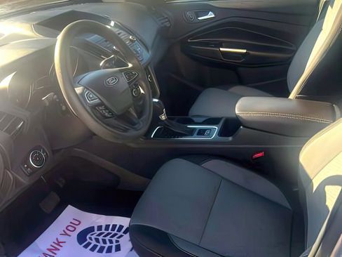 Used 2017 Ford Escape SE image 7