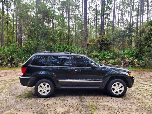 Used 2010 Jeep Grand Cherokee Laredo image 8