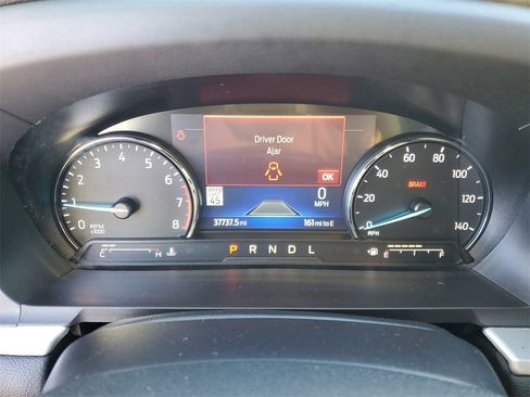 Used 2022 Ford Explorer XLT w/ Equipment Group 202A image 10