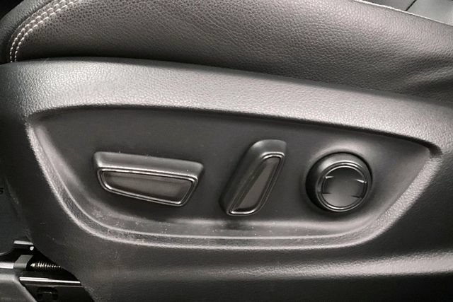 Used 2023 Toyota Corolla Cross XLE FWD image 37