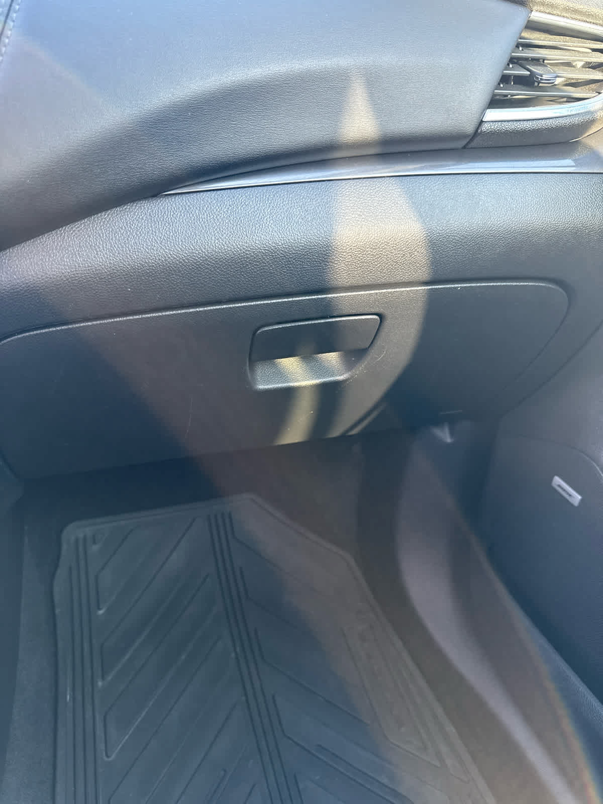 Used 2019 Buick Encore Essence w/ Experience Buick Package AWD/4WD image 19
