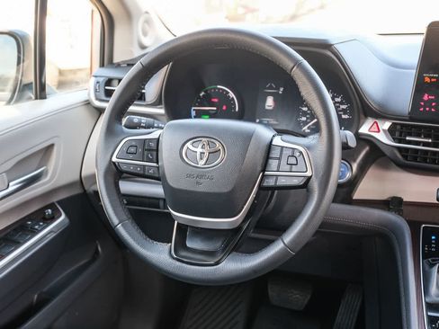 Certified 2024 Toyota Sienna XLE w/ XLE Plus Package FWD image 16
