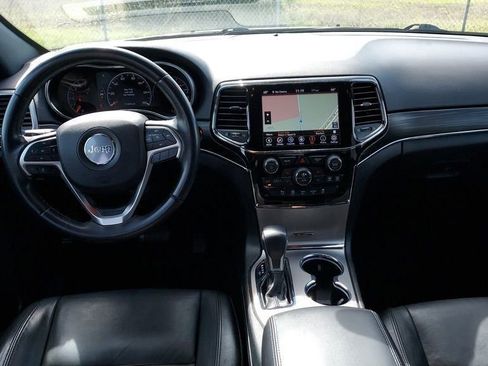 Used 2022 Jeep Grand Cherokee Limited image 24