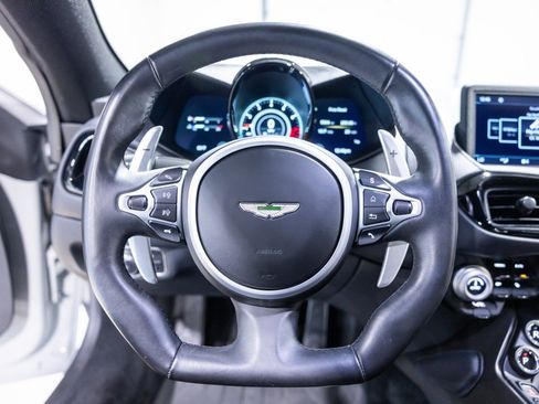 Used 2023 Aston Martin V8 Vantage Coupe RWD image 36