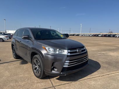 Used 2019 Toyota Highlander LE